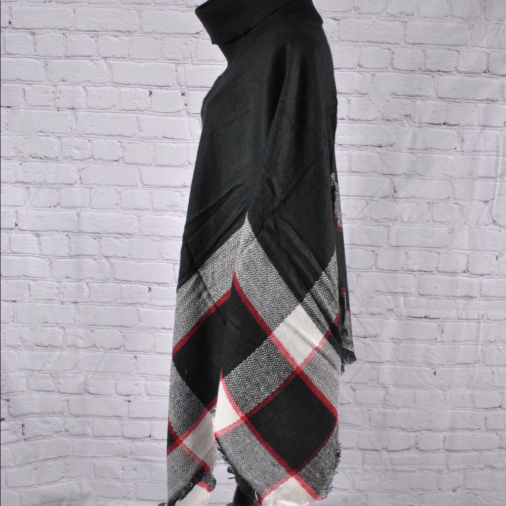 Color-Blocked Poncho Black One Size - Picture 8 of 9